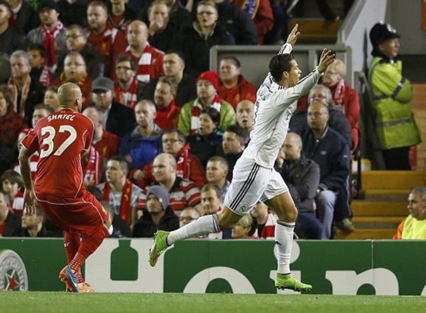 C.Ronaldo và các đồng đội vùi dập Liverpool ở mùa giải 2014/15