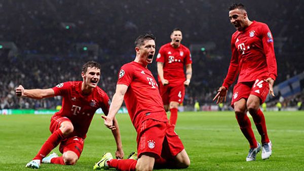 Kinh nghiệm sau nhiều năm chinh chiến tại Champions League sẽ giúp Lewandowski (giữa) và đồng đội ca khúc khải hoàn