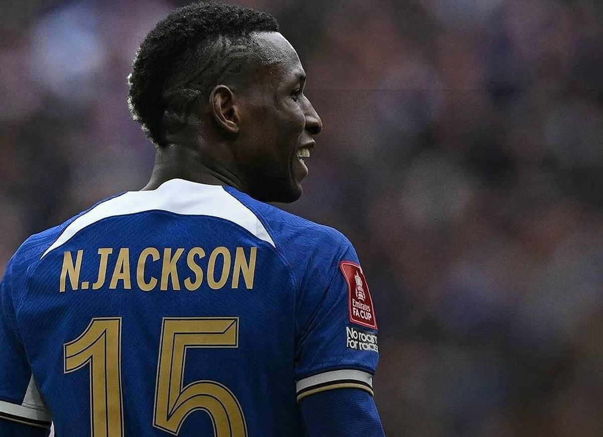 Nicolas Jackson lập hat-trick