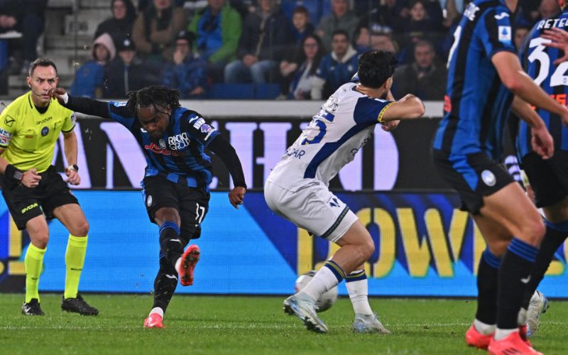 phong-do-hellas-verona-21h-08-02